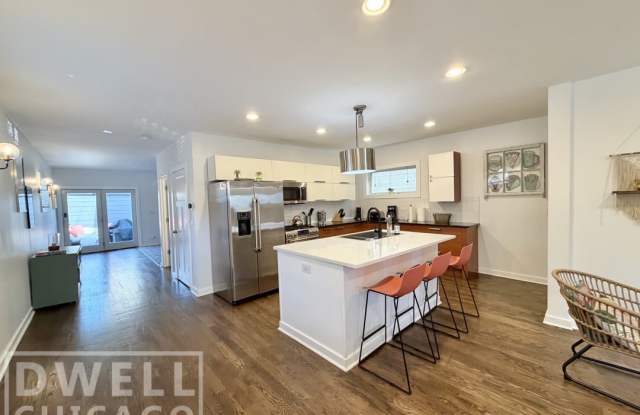1419 N Paulina St photos photos