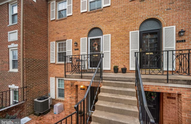 3275 A SUTTON PLACE NW - 3275 Sutton Pl NW, Washington, DC 20016
