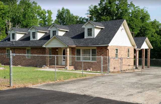 Upstairs 2bed/1bath Apartment Gallery 3