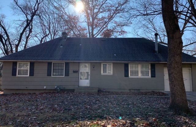 6305 E 101st Ter - 6305 East 101st Terrace, Kansas City, MO 64134