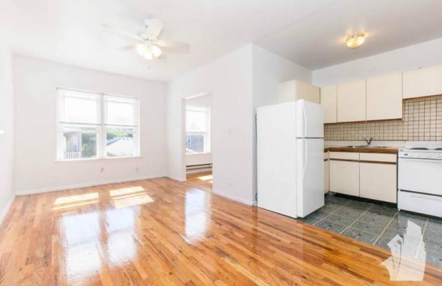 4511 N Malden photos photos