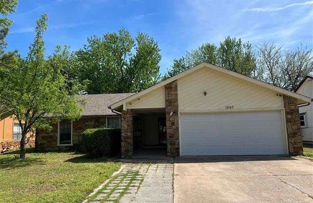 1905 N Butternut Avenue photos photos