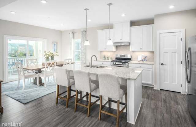 757 Ravenwood Drive Gallery 2