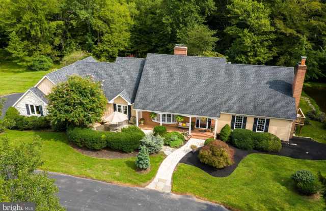 2028 APPLETON ROAD photos photos