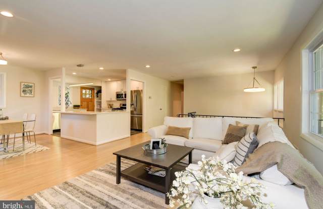 6363 OLD DOMINION DRIVE Gallery 3