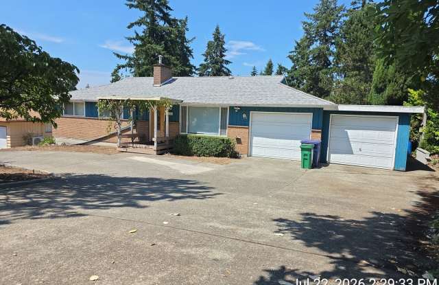 Tukwila/SeaTac daylight rambler - 4 bedrooms 2 bathrooms with 2 kitchens - Available now! photos photos