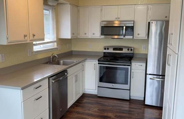 Limited-Time Offer: $25 Application Fee, Apply Today! Signed Lease Receive a $2,000 gift card to Fred Meyers! Gallery 3