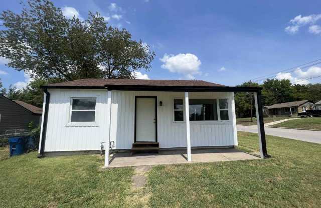 Newly Remodeled 3 Bedroom / 2 Bathroom Home in Joplin! photos photos
