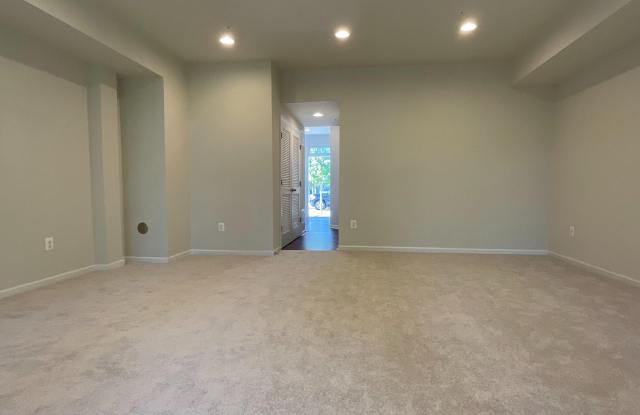 309 SPRING BANK Way Gallery 4