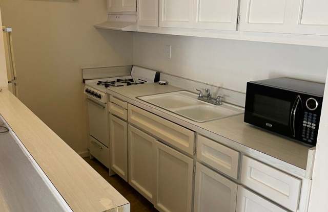 Studio Apartment on Las Vegas Strip - Close to all of the Excitement & More!! Gallery 4