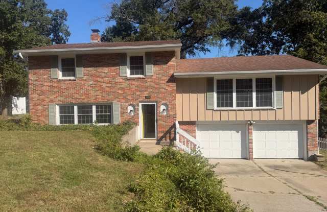 Large house and yard! Westwood/Southwest Hills area! Gallery 3