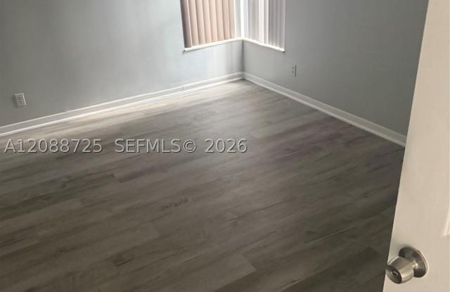 2590 Carambola Cir N Gallery 4