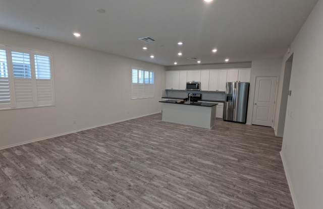*MOVE-IN SPECIAL* Beautiful 3 Bedroom, 2.5 bathroom Home - 5365 Mariner Lane, Chino, CA 91710