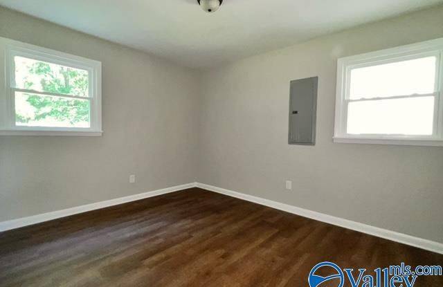 2617 Thornhill Road Gallery 4