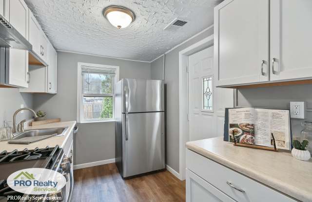 3 Bedroom Home **Half off 1 Month's Rent with a September 2026 Move In** Gallery 4