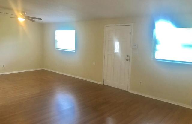 5814 LeGrande Street W Gallery 2