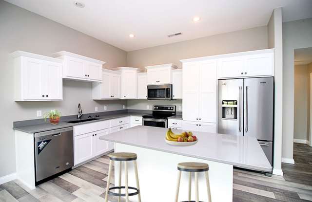 One Month FREE on a 13-Month Lease! Sign by September 30th! Gallery 4