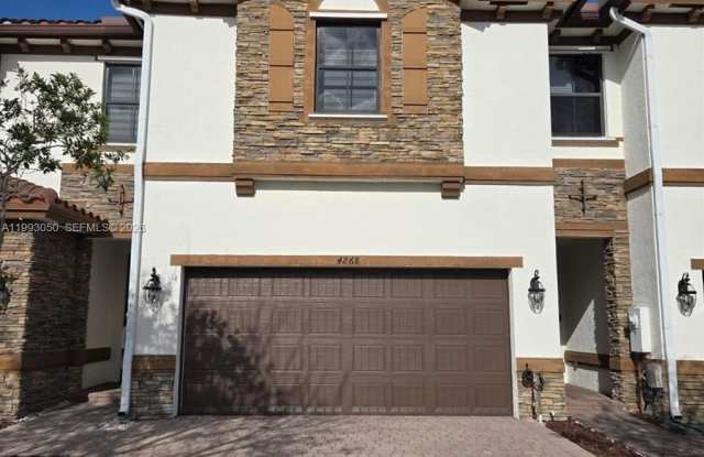 4268 SW 166th Ct photos photos