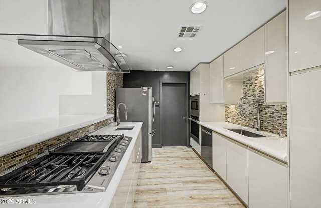 8219 E VALLEY VIEW Road Gallery 4
