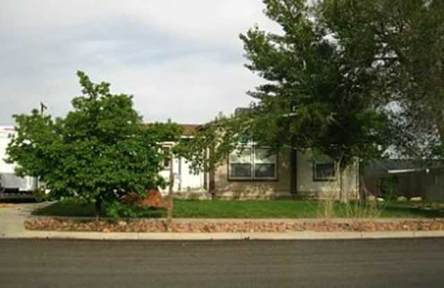 Comfy & Cozy Home for Rent photos photos