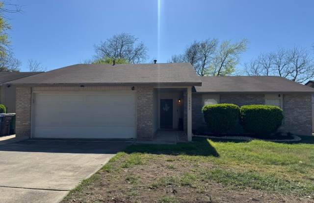 3 Bed / 2 Bath – Updated Home with Fireplace & Large Backyard photos photos