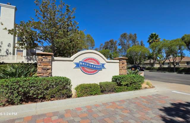 SAN DIEGO / SERRA MESA - Stonecrest Village.  Very Nice 3 Bedroom + Loft / 3 Bath House.  AVAILABLE NOW! Gallery 4