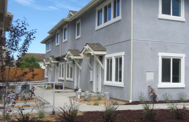 575 E. Newlove Dr. Townhomes photos photos