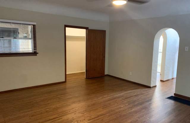 1844 E 5th St. #3 Gallery 3