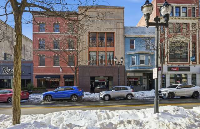 833 N. Market Street - 202 Gallery 1