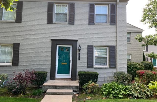 1684 GRAEFIELD RD UNIT 60 - 1684 Graefield Road, Birmingham, MI 48009