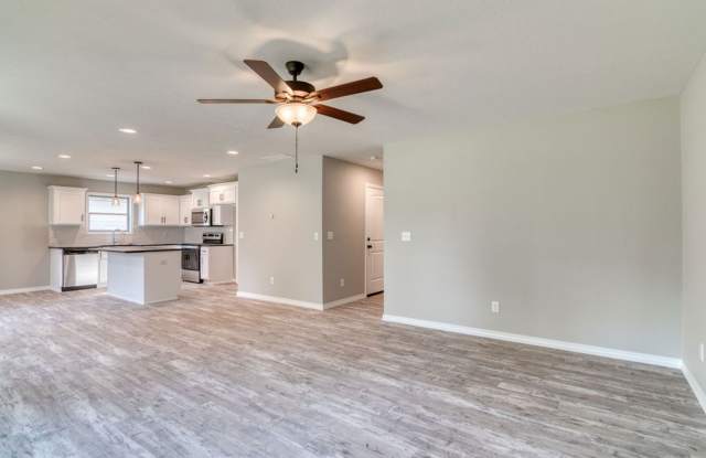 Nearly New 3 Bedroom 2.5 Bathroom Springfield Home Gallery 4