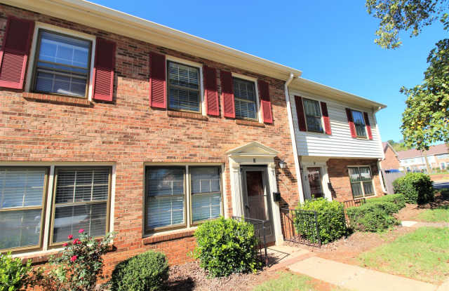 (MOVE-IN SPECIAL!) Renovated 2 Bedroom Townhome by the Light Rail! photos photos