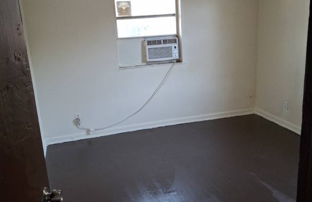 1844 W 14th St Gallery 3