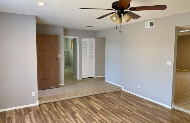 5714 West Carol Ann Way Gallery 2
