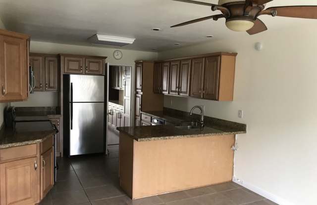 3268 Loma Riviera Dr. Gallery 4