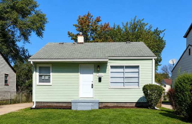 Beautifully Updated 3-Bedroom Lower Unit for Lease in Warren, MI photos photos