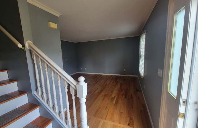 3BR/4BA Dunlap Home for Lease Gallery 4