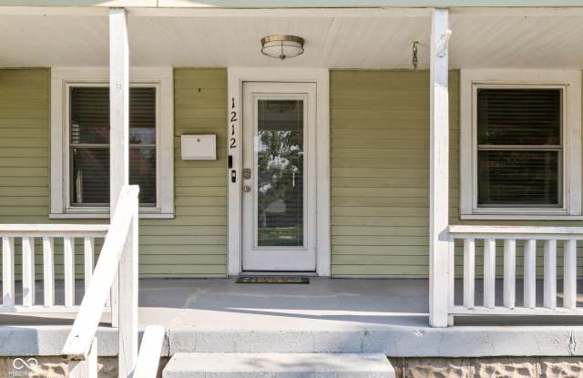 1212 E Bradbury Avenue Gallery 3