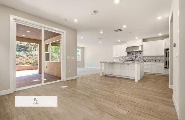 Luxury 4-Bedroom Home in Gated South Pointe with Walnut Valley Unified Schools ! Gallery 3