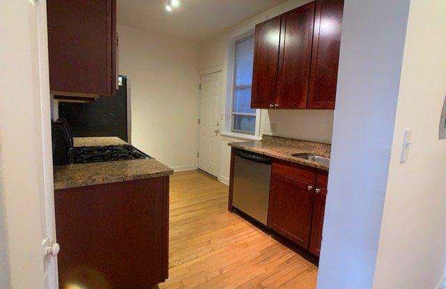 4702 N Winchester photos photos