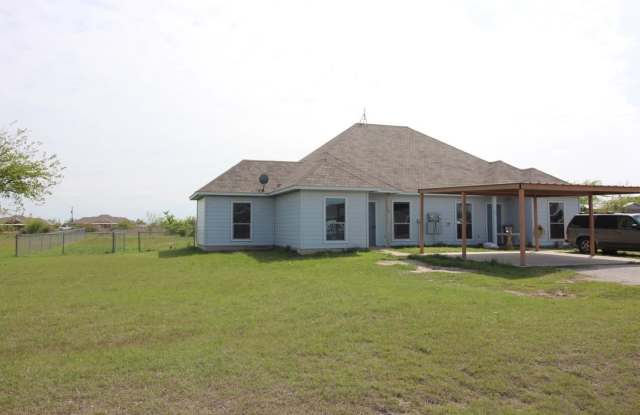 FOR LEASE! Nice 3 BR - 2 BA - 1,062 sf duplex in Peaster ISD. - 114 Collett Court, Parker County, TX 76088
