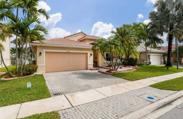19401 SW 15th St photos photos