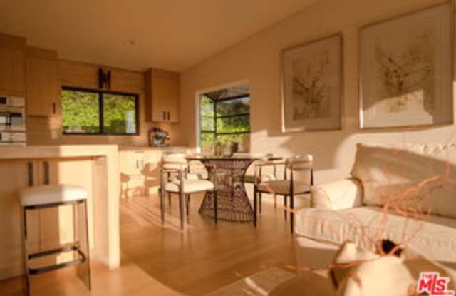 7802 Torreyson Drive Gallery 3