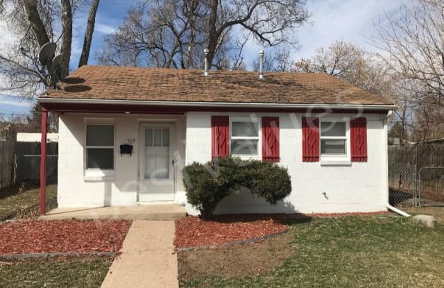 1565 Xanthia St - 1565 Xanthia Street, Denver, CO 80220