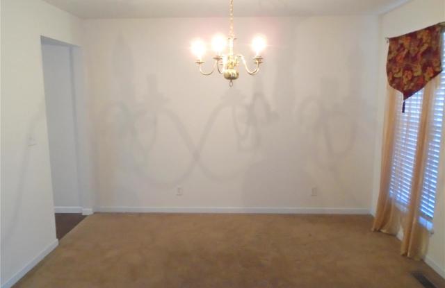 930 HOLLIDAY Drive Gallery 4