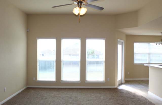 CUTE 3 BEDROOM, 2 BATHROOM Gallery 4