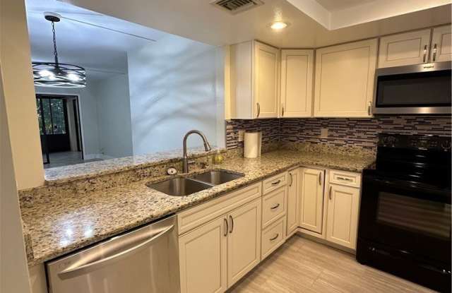 6136 Whiskey Creek Drive Gallery 4