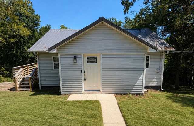 2 Bedroom House Available in Crocker, MO! photos photos