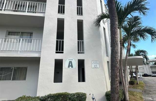 7713 SW Kendall Dr - 7713 North Kendall Drive, Kendall, FL 33156