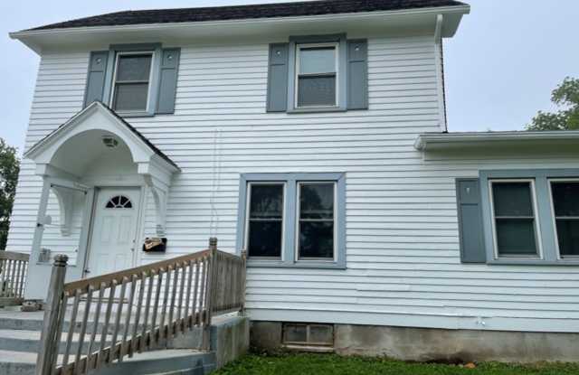 4 Bed, 2 Bath! photos photos 4 Bed, 2 Bath! photos photos